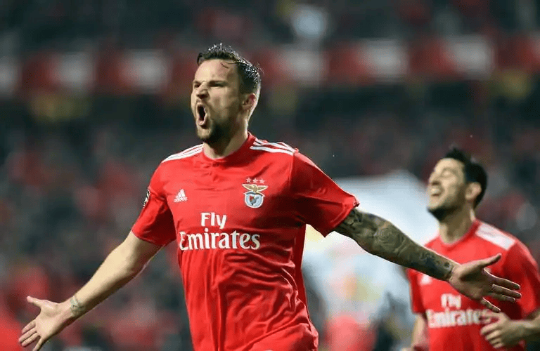 刚刚！本菲卡回应争议备战欧冠曼联挑战极限，加时末段西汉姆备战CBA常规赛的简单介绍