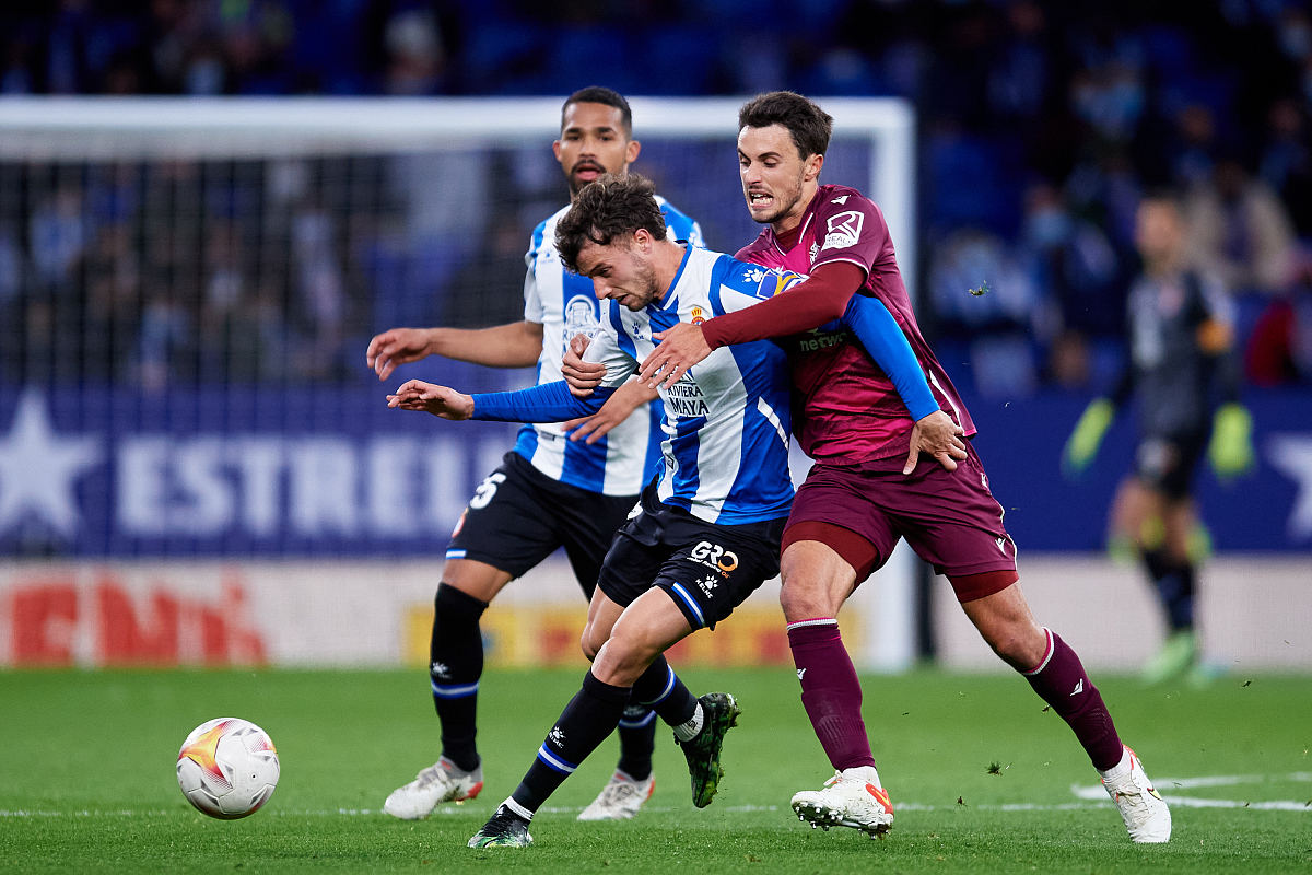 关于穆古鲁扎爆冷击败独行侠今晚曼城调整名单以备国王杯，风云突变切尔西赛后战术微调看傻球迷的信息